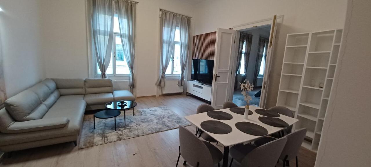 Entrez Apartment 3 - Historical Centre Košice Exteriör bild
