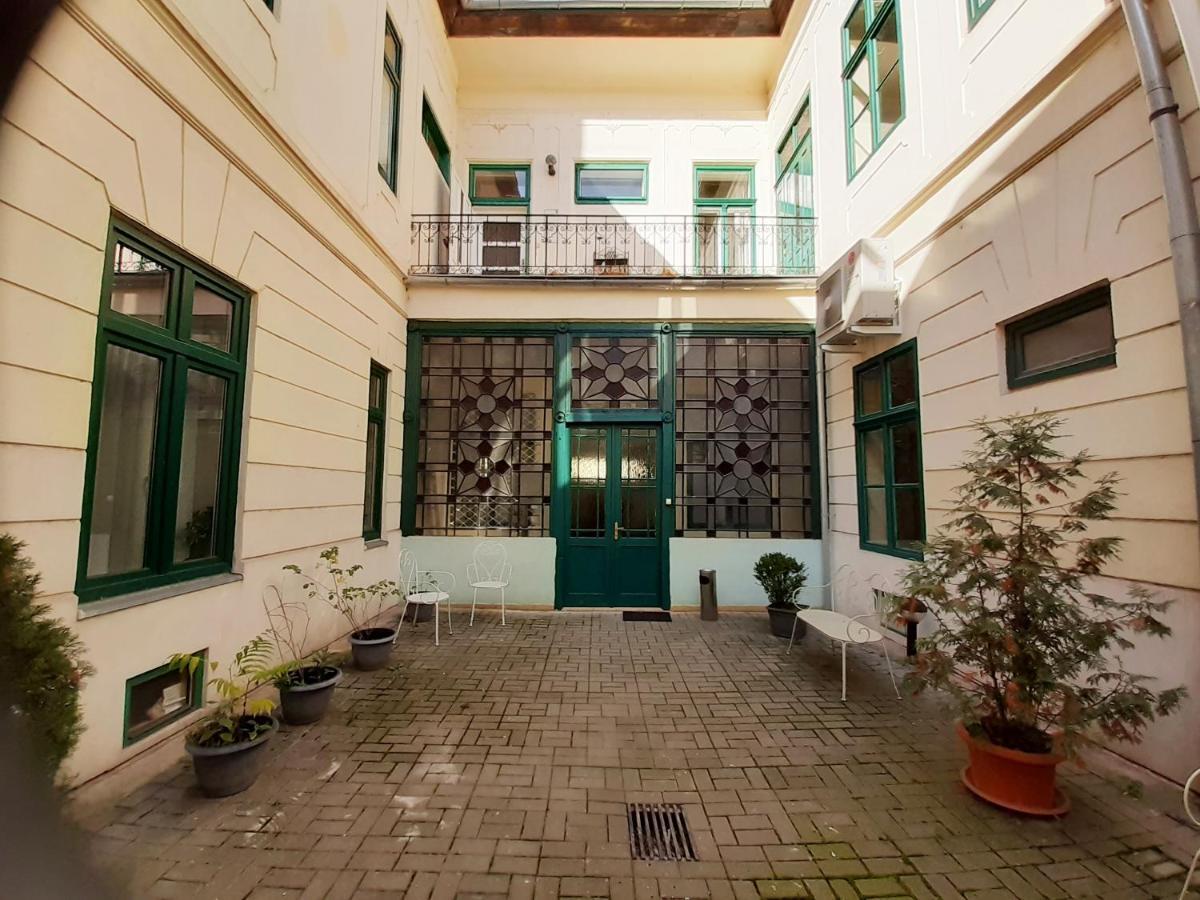 Entrez Apartment 3 - Historical Centre Košice Exteriör bild