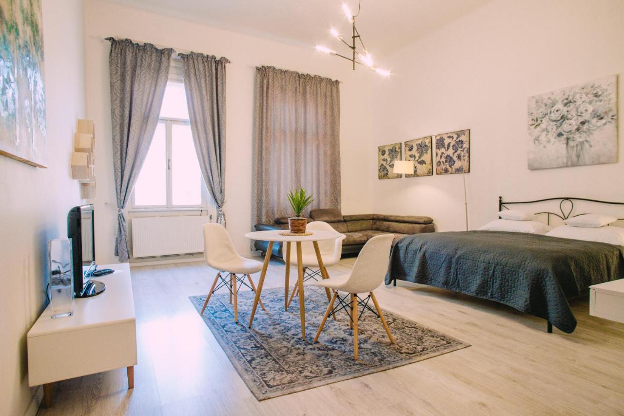 Entrez Apartment 3 - Historical Centre Košice Exteriör bild